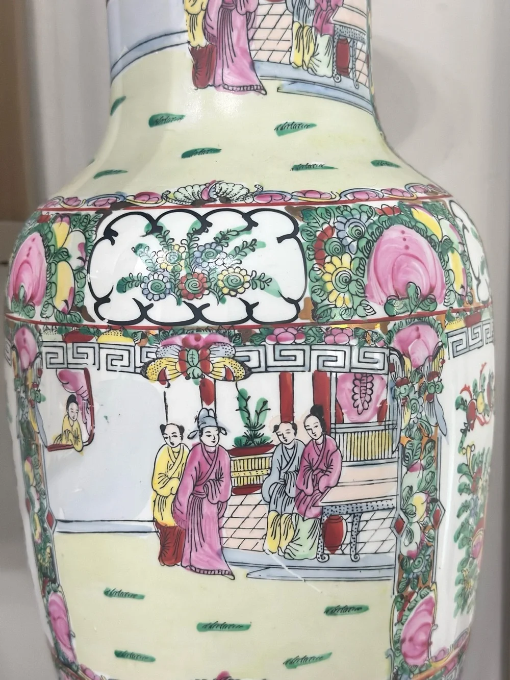 Floral Pink and White Porcelain Decorative Vase. Rose Medallion 18”